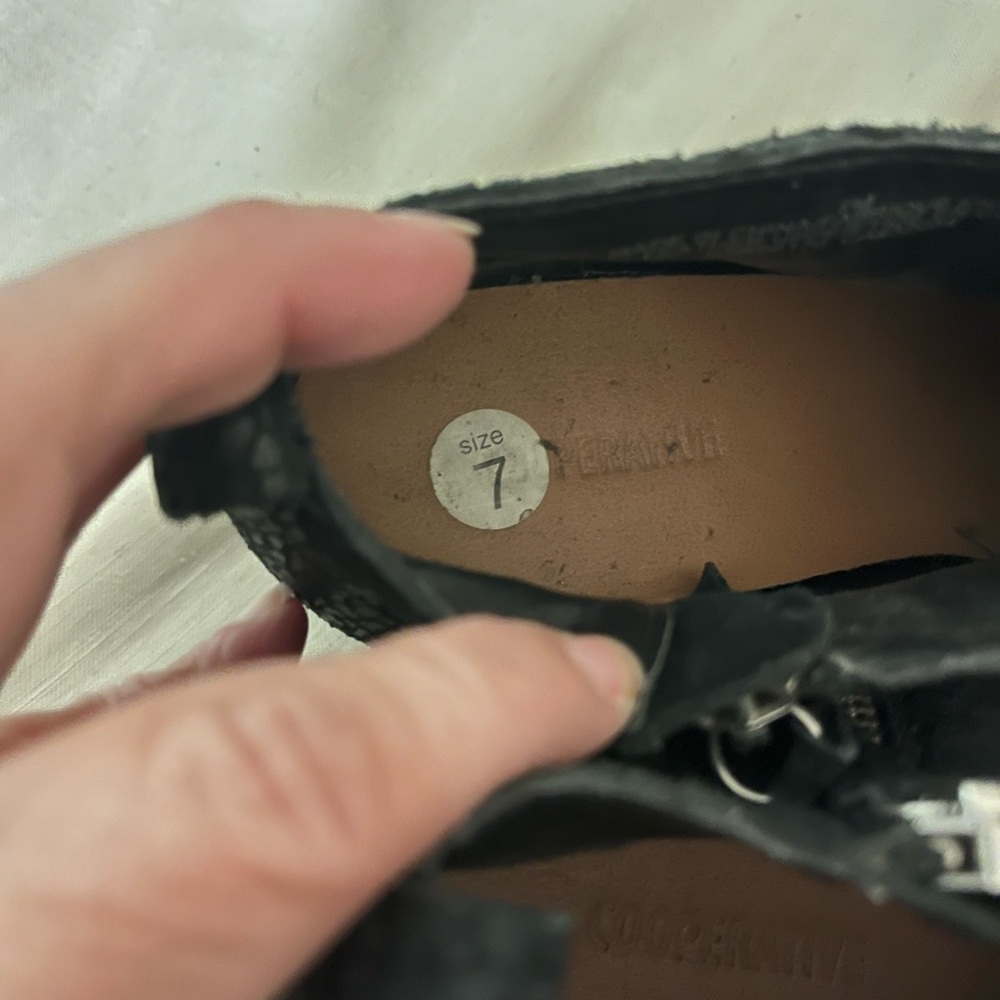 ☃️💰Women's Black Ankle Boots💰💰 - Picture 2 of 3